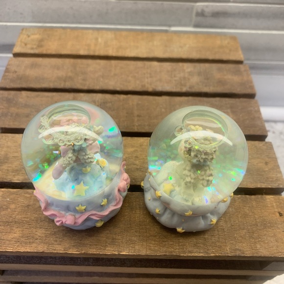 Set of Two Vintage Dreamsicle Cherub Mini Snow Globes - Picture 6 of 6